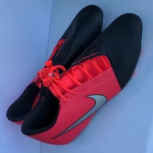 Nike Phantom Soccer Shoes - Bold Hot Pink and Black. 13